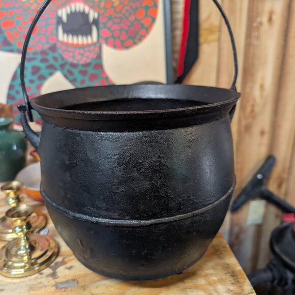 Antique Cast Iron cauldron gypsy kettle cowboy pot - Picture 1 of 5